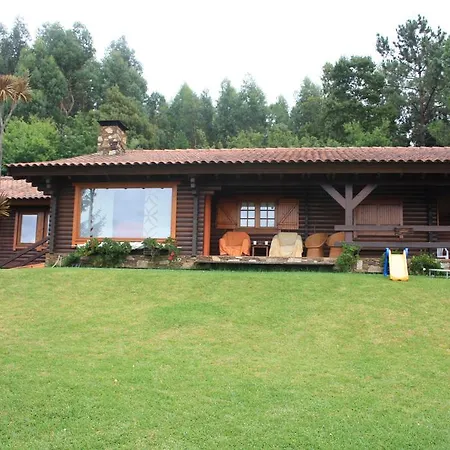 Casa De Madeira Lanhelas